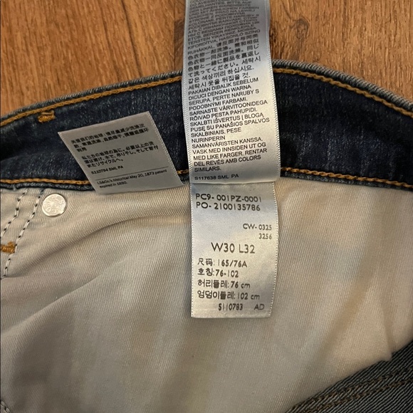 NWT Levi’s 318 Wide Leg Jeans - Picture 8 of 15